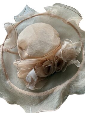 Bellady Kentucky Derby hat church hat tan